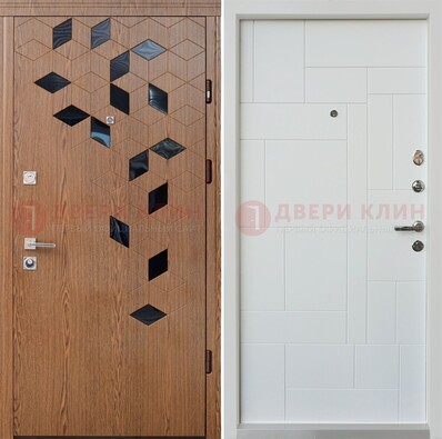 Коричневая металлическая дверь МДФ внутри белого цвета ДМ-256 в Химках