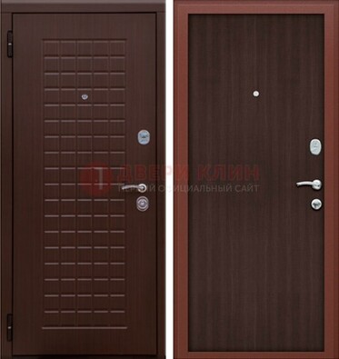 Коричневая металлическая дверь с МДФ ДМ-78 в квартиру в Химках