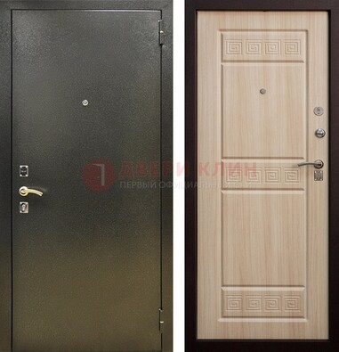 Железная темно-серая дверь с порошковым напылением и МДФ с резьбой ДП-276 в Химках