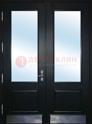 Черная двухстворчатая металлическая дверь со стеклом ДС-25 в Химках