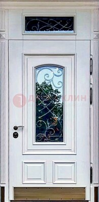 Металлическая дверь со стеклом и ковкой в белом цвете ДСК-148 в Химках