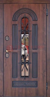 Железная дверь со стеклом и ковкой и узором ДСК-150 в Химках
