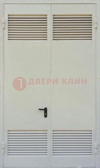 Белая металлическая противопожарная дверь с вентиляционной решеткой ДТ-6 в Химках