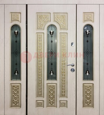 Светлая железная дверь с МДФ и витражом ВЖ-34 в Химках